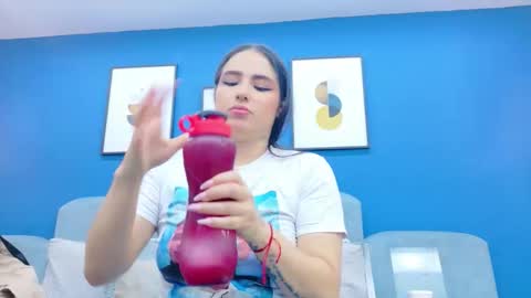 Snapshot of ashleyevans21 chatting on 11/05/25, 08:20 Ashley Evans online show from 11/05/25, 08:20