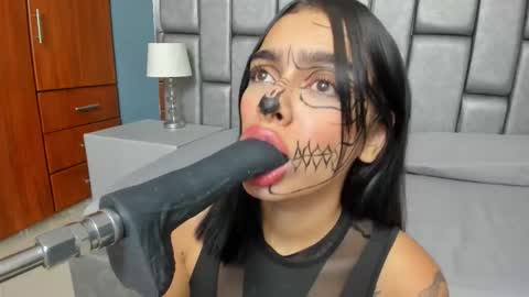 Snapshot of ashleyjonnees chatting on 10/19/25, 04:57 ASHLEY My schedule 600 - 1400 GMT -5 online show from 10/19/25, 04:57