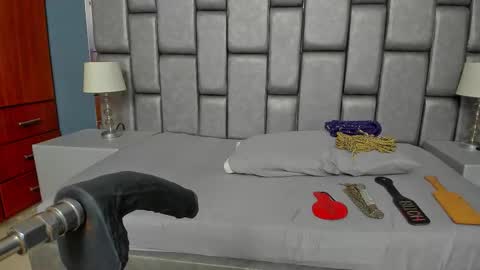 Snapshot of ashleyjonnees chatting on 10/22/25, 11:21 ASHLEY My schedule 600 - 1400 GMT -5 online show from 10/22/25, 11:21