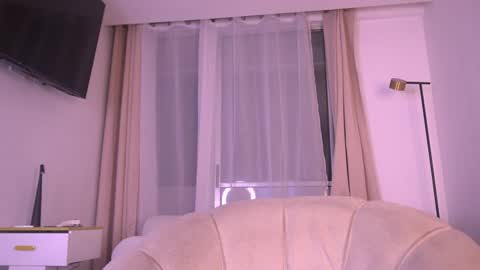 Snapshot of ashleyyfox_ chatting on 02/01/25, 01:34 Ashley Fox online show from 02/01/25, 01:34