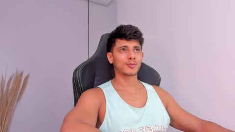 Snapshot of ashton_coleman_ chatting on 03/04/25, 06:04 my name real is camilo online show from 03/04/25, 06:04