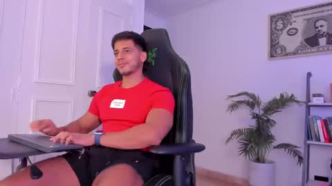 Snapshot of ashton_coleman_ chatting on 09/10/25, 07:19 my name real is camilo online show from 09/10/25, 07:19
