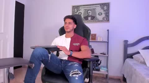 Snapshot of ashton_coleman_ chatting on 09/11/25, 04:23 my name real is camilo online show from 09/11/25, 04:23