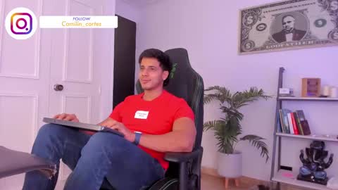Snapshot of ashton_coleman_ chatting on 09/24/25, 04:27 my name real is camilo online show from 09/24/25, 04:27