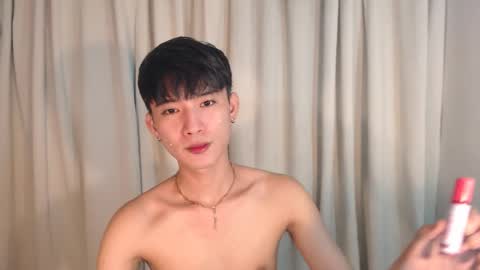 Snapshot of asian_cutiebaexx chatting on 09/24/25, 07:01 Pat online show from 09/24/25, 07:01