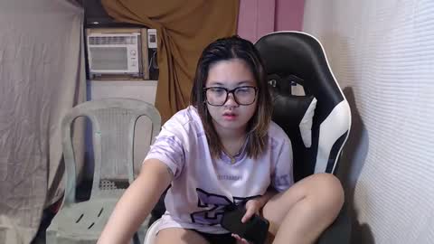 Snapshot of asian_honey69 chatting on 09/17/25, 05:25 bb girl online show from 09/17/25, 05:25