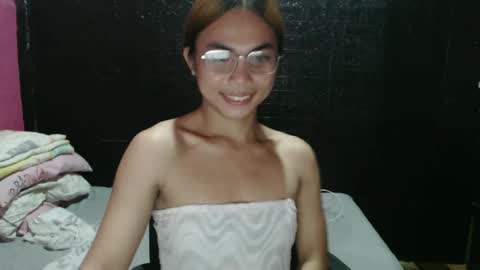 Snapshot of asian_reyshell chatting on 01/06/25, 10:24 Reyshell online show from 01/06/25, 10:24