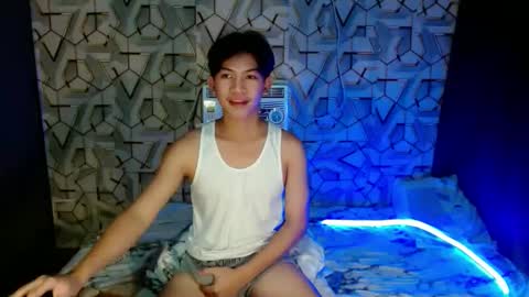 Snapshot of asian_wayne chatting on 12/08/24, 12:08 wayne online show from 12/08/24, 12:08