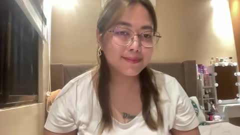 Snapshot of asianbunny10 chatting on 10/15/25, 10:15 Curvy online show from 10/15/25, 10:15