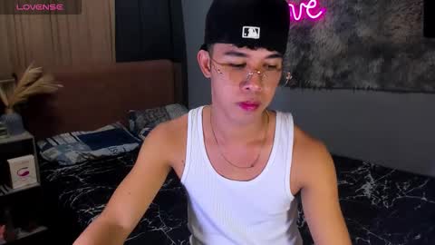 asiancum_peter online show from 11/05/25, 02:33