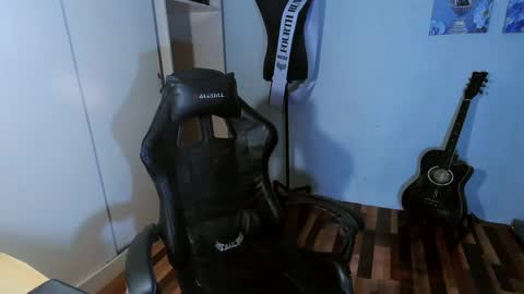 Snapshot of asiancummer_bry69 chatting on 12/25/24, 12:05 Bry online show from 12/25/24, 12:05