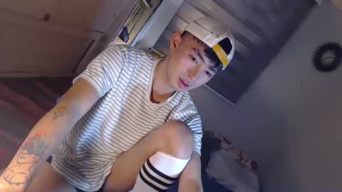 Snapshot of asiancummer_bry69 chatting on 02/25/25, 02:22 Bry online show from 02/25/25, 02:22