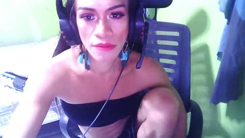 Snapshot of asiangoddezzts chatting on 01/07/25, 07:38 Miss Audrey L Monel online show from 01/07/25, 07:38