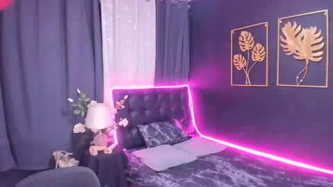 Snapshot of asianpetitefucker01 chatting on 11/18/25, 01:11 asianpetitefucker01 online show from 11/18/25, 01:11