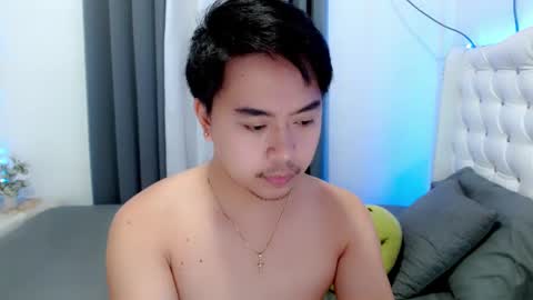 Snapshot of asianroy_x chatting on 12/08/24, 04:39 Roy online show from 12/08/24, 04:39