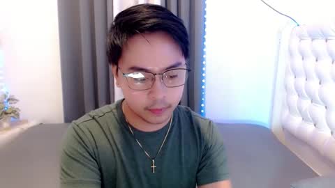 Snapshot of asianroy_x chatting on 12/13/24, 04:27 Roy online show from 12/13/24, 04:27