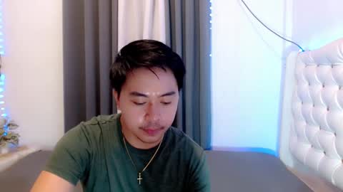 Snapshot of asianroy_x chatting on 12/13/24, 07:32 Roy online show from 12/13/24, 07:32