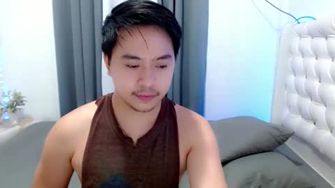 Snapshot of asianroy_x chatting on 12/19/24, 06:12 Roy online show from 12/19/24, 06:12