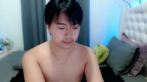 Snapshot of asianroy_x chatting on 01/13/25, 03:04 Roy online show from 01/13/25, 03:04