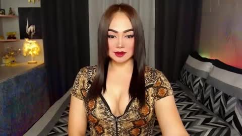 Snapshot of asiansexhunter chatting on 01/16/25, 11:48 Ms. MONICA online show from 01/16/25, 11:48