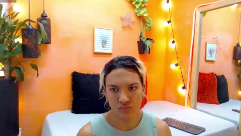 Snapshot of aslyhernandez chatting on 12/05/24, 11:16 ASLY online show from 12/05/24, 11:16