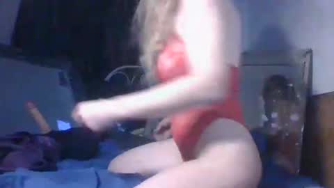 danni travis online show from 11/04/25, 06:12