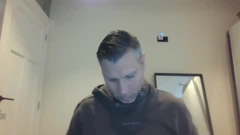 Snapshot of assmani28 chatting on 01/31/25, 08:32 Assmani28 online show from 01/31/25, 08:32