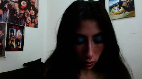 Snapshot of asterothxznikki chatting on 12/18/24, 12:18 Asterothxznikki online show from 12/18/24, 12:18