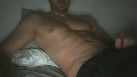 Snapshot of aston0 chatting on 10/05/25, 05:06 Aston online show from 10/05/25, 05:06