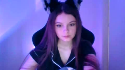 Snapshot of astradream_ chatting on 09/18/25, 03:47 astradream_ online show from 09/18/25, 03:47