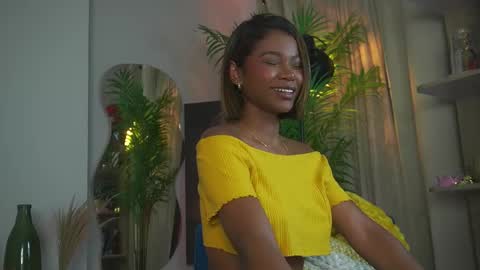 Snapshot of astrea_1 chatting on 10/10/25, 04:33 Astrea online show from 10/10/25, 04:33