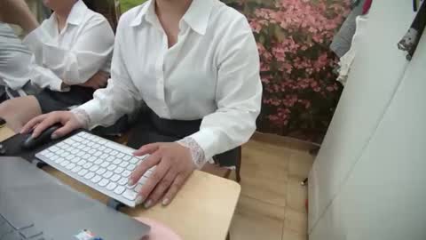 Snapshot of asuka_9x chatting on 10/17/25, 01:57 asuka_9x online show from 10/17/25, 01:57