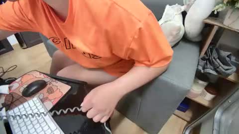 Snapshot of asuka_9x chatting on 10/22/25, 03:18 asuka_9x online show from 10/22/25, 03:18