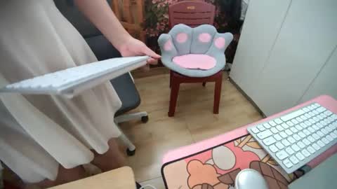 Snapshot of asuka_9x chatting on 10/25/25, 02:52 asuka_9x online show from 10/25/25, 02:52