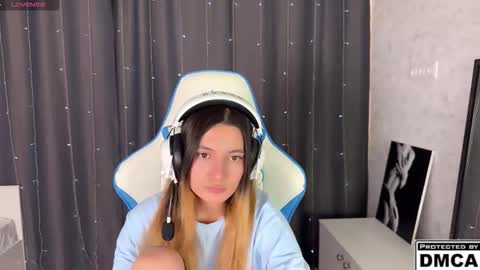 Snapshot of asya_foxy chatting on 09/18/25, 02:57 Asya online show from 09/18/25, 02:57