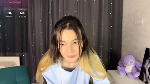 Snapshot of asya_foxy chatting on 10/18/25, 10:54 Asya online show from 10/18/25, 10:54