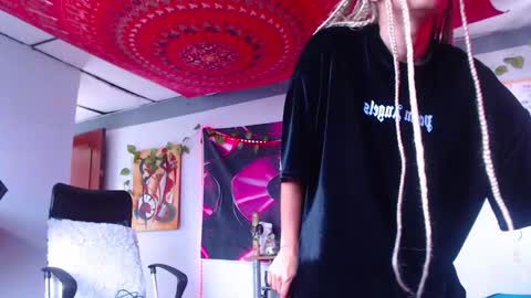 Atenea online show from 10/14/25, 12:50