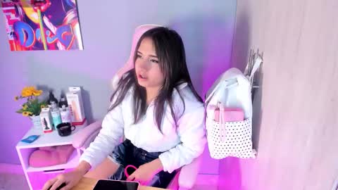 athenea__fox online show from 11/17/25, 12:00