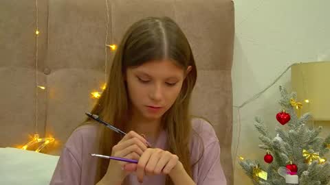 Snapshot of audreybarlow chatting on 12/21/24, 09:44 Audrey online show from 12/21/24, 09:44