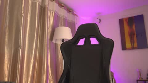 Snapshot of aura_sensual chatting on 03/12/25, 01:36 . online show from 03/12/25, 01:36