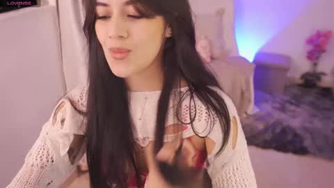 Snapshot of aura_sensual chatting on 10/04/25, 01:14 . online show from 10/04/25, 01:14