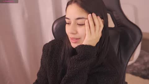 Snapshot of aura_sensual chatting on 10/11/25, 03:39 . online show from 10/11/25, 03:39