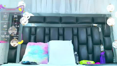 Aura online show from 10/26/25, 07:31