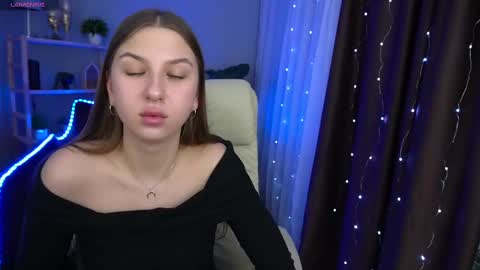 Snapshot of aureliabliss_ chatting on 01/21/25, 04:58 Nikol online show from 01/21/25, 04:58