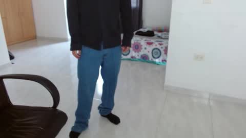 Snapshot of aureliv1 chatting on 10/11/25, 08:40 Aureliano online show from 10/11/25, 08:40