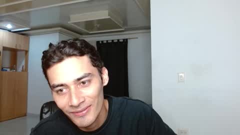 Snapshot of aureliv1 chatting on 11/04/25, 11:48 Aureliano online show from 11/04/25, 11:48