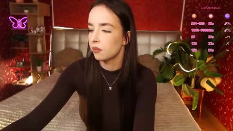 Snapshot of aurora_aksness chatting on 02/02/25, 05:37 Aurora online show from 02/02/25, 05:37