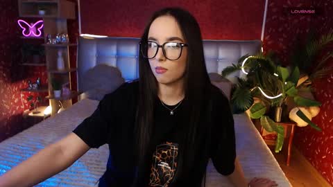 Snapshot of aurora_aksness chatting on 02/05/25, 06:15 Aurora online show from 02/05/25, 06:15