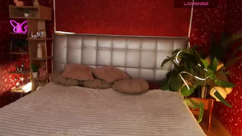 Snapshot of aurora_aksness chatting on 02/27/25, 03:15 Aurora online show from 02/27/25, 03:15