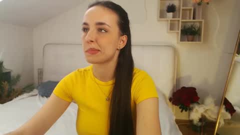 Snapshot of aurora_aksness chatting on 03/11/25, 10:29 Aurora online show from 03/11/25, 10:29